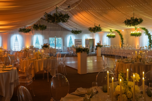 Salle de mariage décorée à Saint-Malo