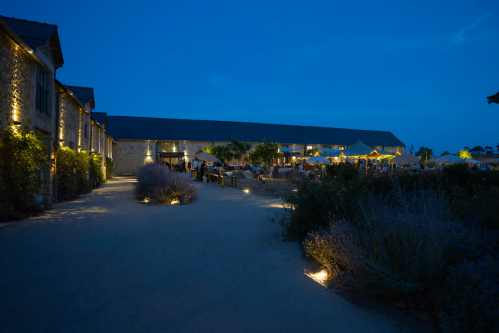 Dîner de mariage en extérieur au Domaine Le Mezo