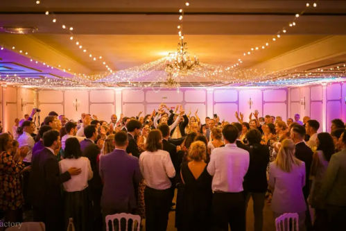 Mise en lumière d’une réception de mariage